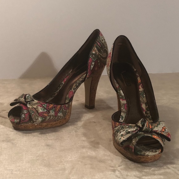 Unlisted Paisley Fabric Peep Toe Heels - Picture 4 of 12